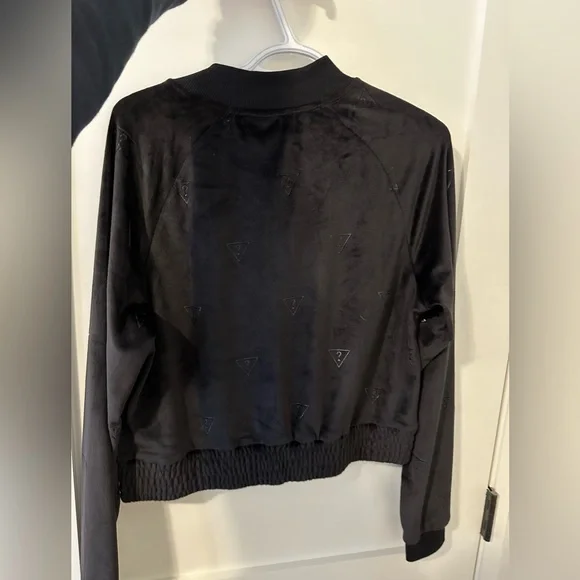 GUESS Sweater - Picture 4 of 4